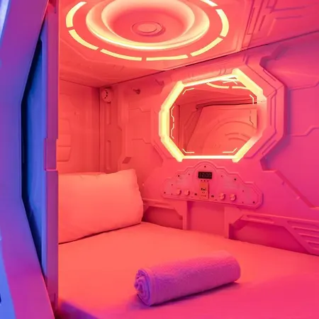 Kapselhotel Art Seven Capsules