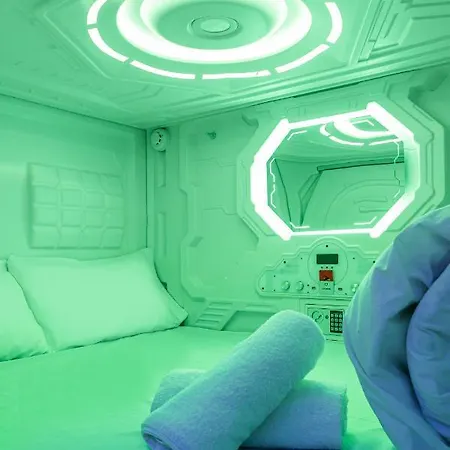 Art Seven Capsules Kapselhotel Madrid