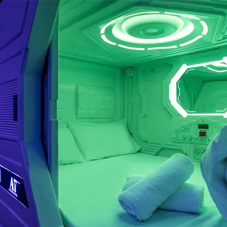Art Seven Capsules Kapselhotel