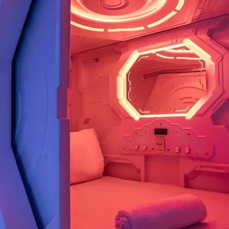 Art Seven Capsules Madrid