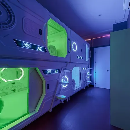 Kapselhotel Art Seven Capsules