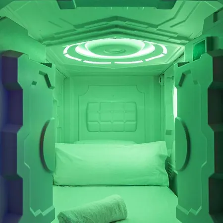 Art Seven Capsules Kapselhotel