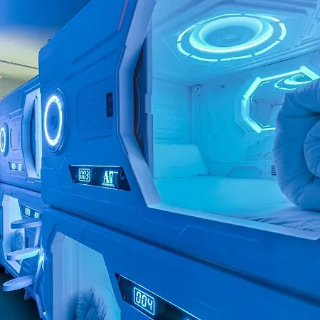 Art Seven Capsules Kapselhotel 2*