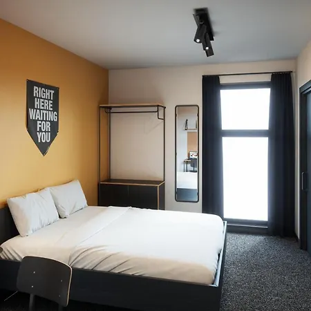 Hotel The Social Hub 4*