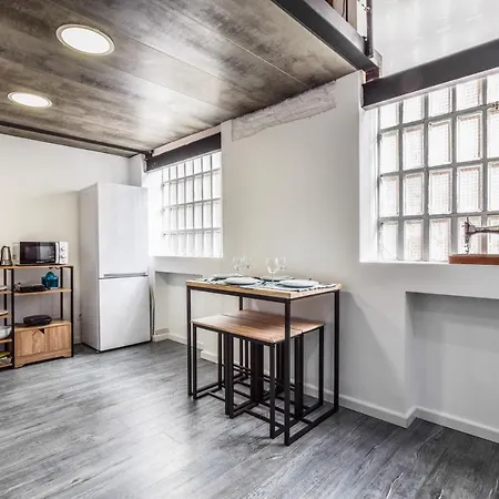 Lofts Business Bernabeu Madryt