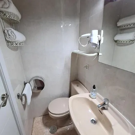 Santa Barbara Guest house 2*
