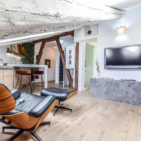 Charming Atico La Latina Apartment