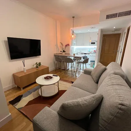 P4 Airport, Estadio Civitas, Ifema, Barajas Y Rejas Apartamento *