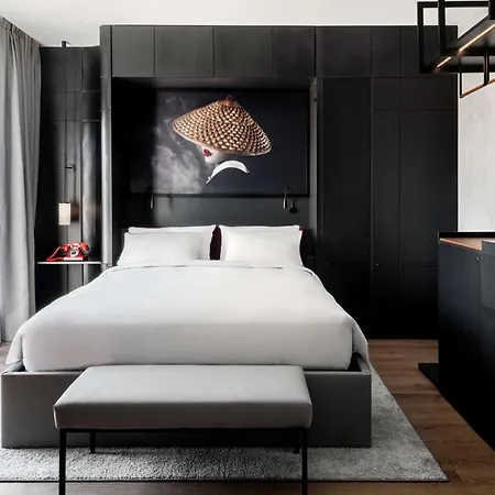 Hotell Radisson Red 4*