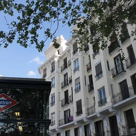 Amazinn Places Embajadores I * Madrid