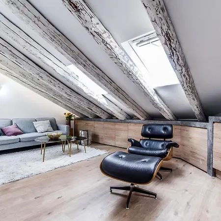 Charming Atico La Latina Apartment
