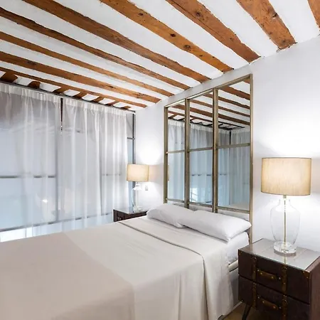 Amazinn Places Gran Via Loft * Madrid
