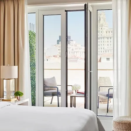 Four Seasons Szálloda 5*