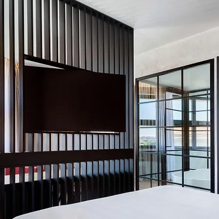 Radisson Red 4*