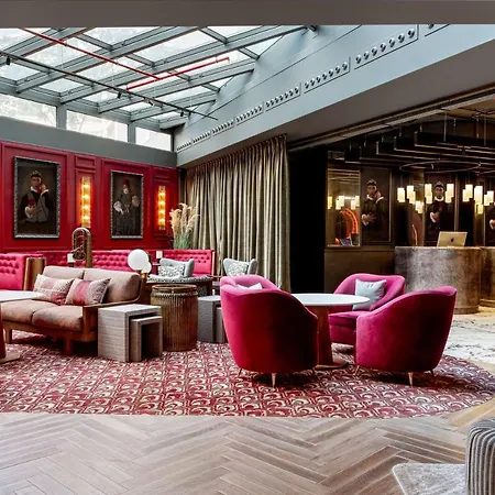 Radisson Red 4*