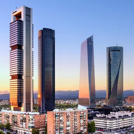 Hotell Radisson Red 4*
