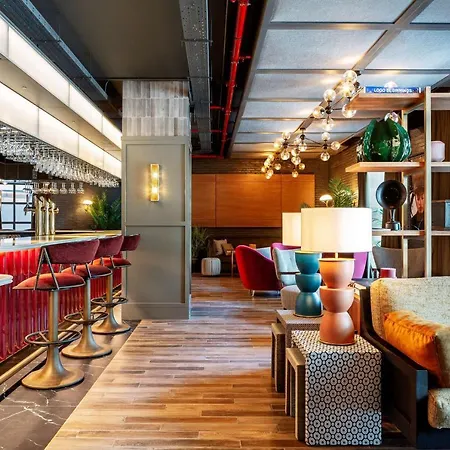 Hotell Radisson Red