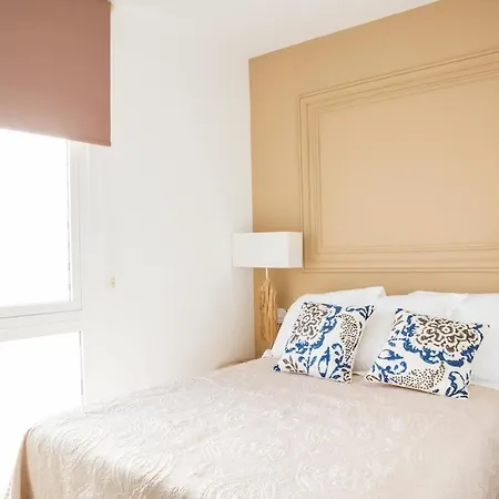 Amazinn Places Embajadores I Apartment