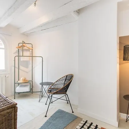 Amazinn Places Atico Plaza Santa Ana Apartment