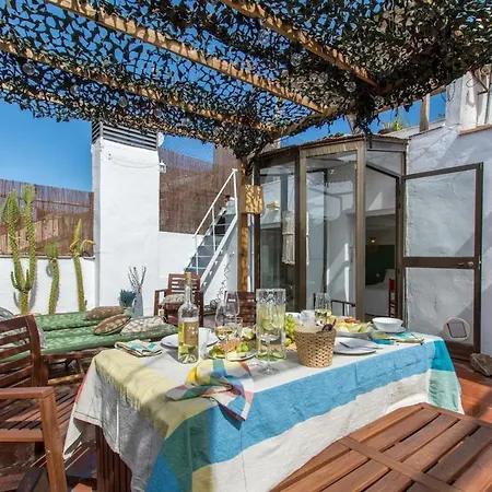 Amazinn Places Atico Plaza Santa Ana Apartment