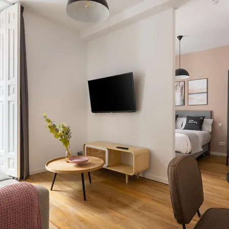 Limehome La Bolsa Apartment