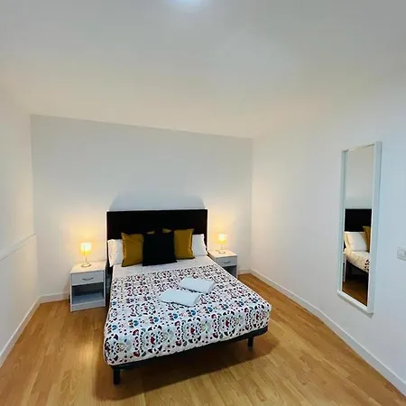 Apartment Estudios Ruda 4 *