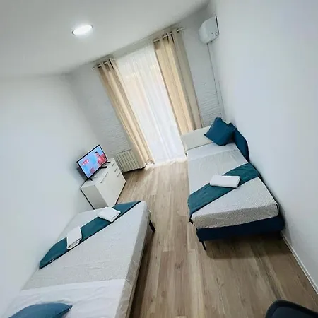 Apartment Estudios Ruda 4 *