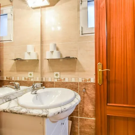 Apartamento Puente De Segovia Apartment *