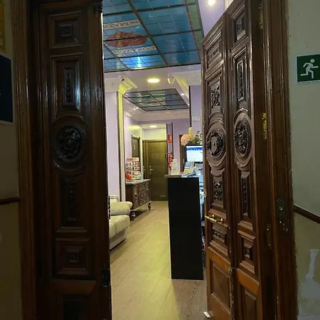 克拉宗马德里旅馆