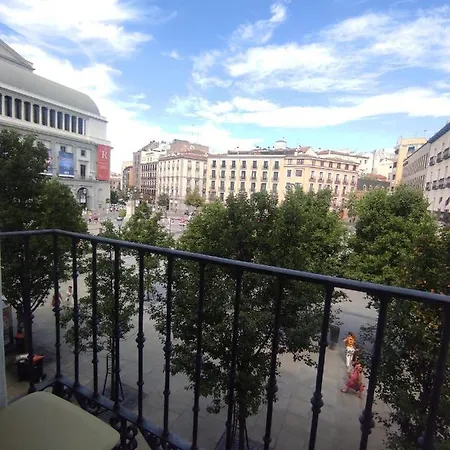 Guest house Parsa Homstay Madrid