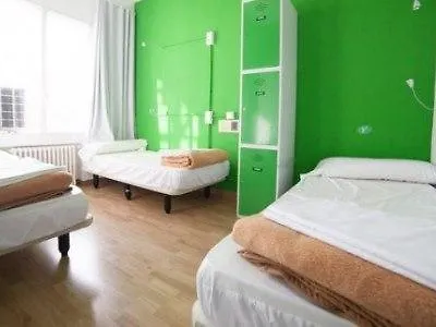 Euromadrid Hostel *