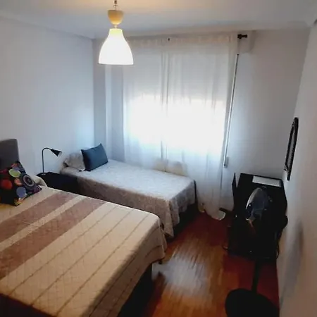 Homestay Habitacion, Muy Amplia Y Luminosa, Muy Cerca Del Centro A 15 Min En El Metro A Sol Y Gran Via