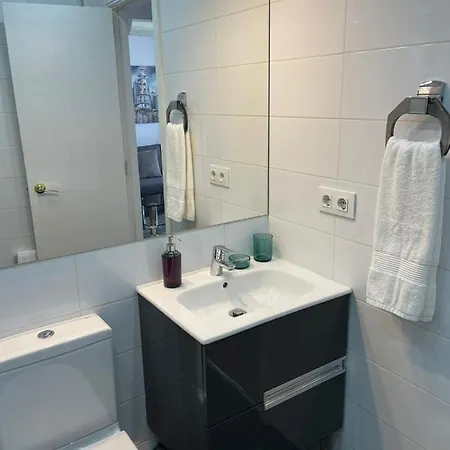 Calle Orense, Apartment