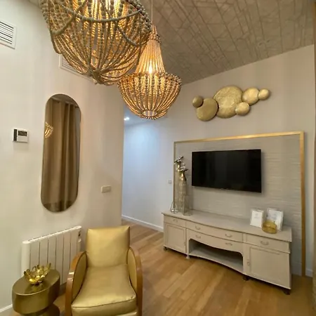 Cerca Plaza Mayor Apartment