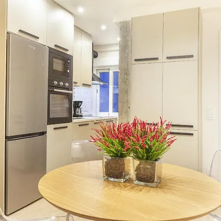 Mit House Puerta De America Iv En * Madrid