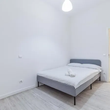Apartment Amplio Apartamento En Malasana Para 6 Personas *