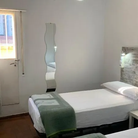 Casa De Huespedes Almansa 2* Madryt