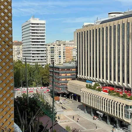 Calle Orense, Apartment