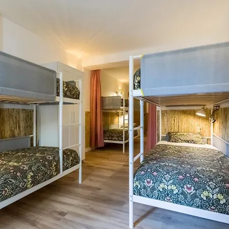 Santo - Coworking - Coliving - Hostal Madrid
