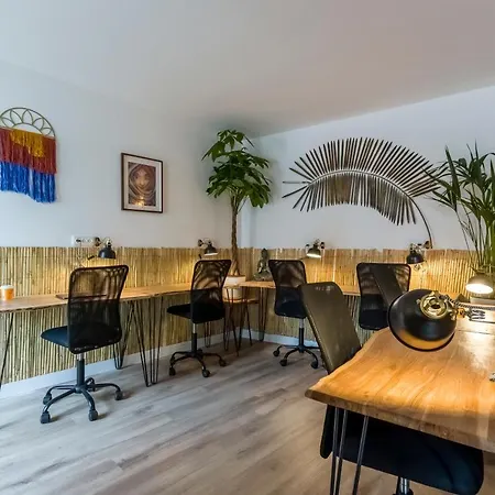 Santo - Coworking - Coliving - Hostal Madrid