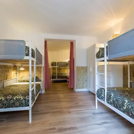 Santo - Coworking - Coliving - Hostal Madrid