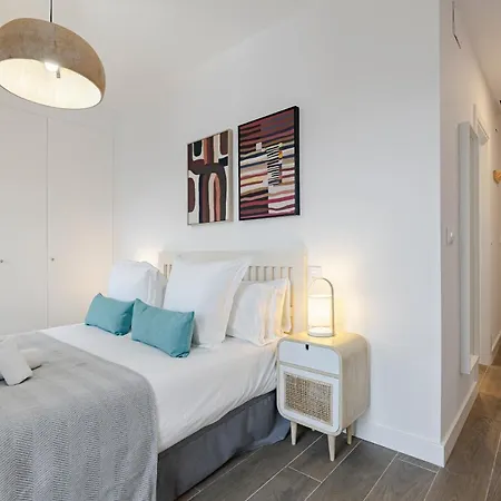 Feelathome Castilla Aparthotel