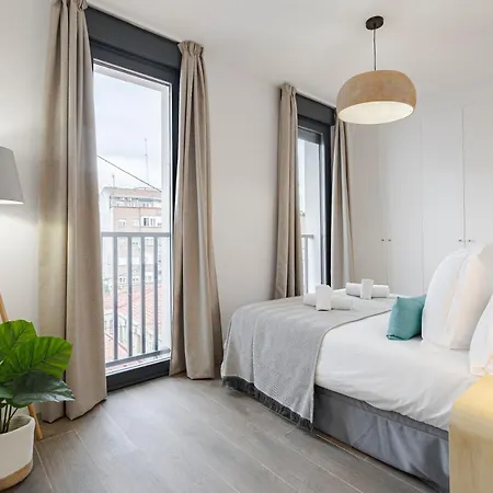 Feelathome Castilla Aparthotel *