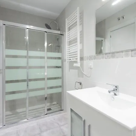 Urbantec Realty - Plaza De Castilla Madryt