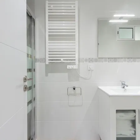 Urbantec Realty - Plaza De Castilla Apartament
