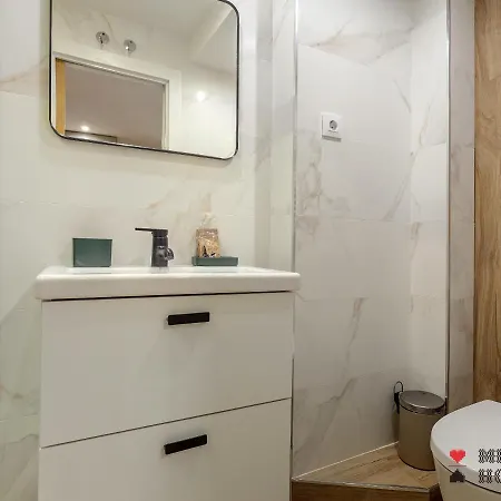 Mit House Puerta De America Iv En Madrid