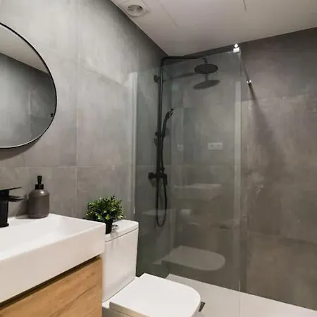 Apartamento Moderno Y Acogedor En Atocha 4 Pax A/c *