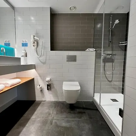Express - - Airport By Ihg Hotell Madrid