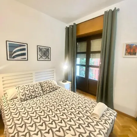 Apartamento Centro Barrio Embajadores 01 *
