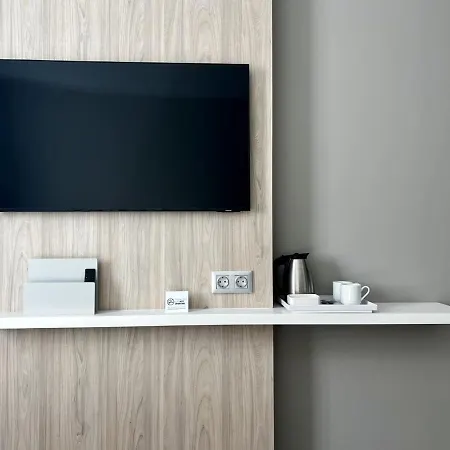 Express - - Airport By Ihg Hotell 3*